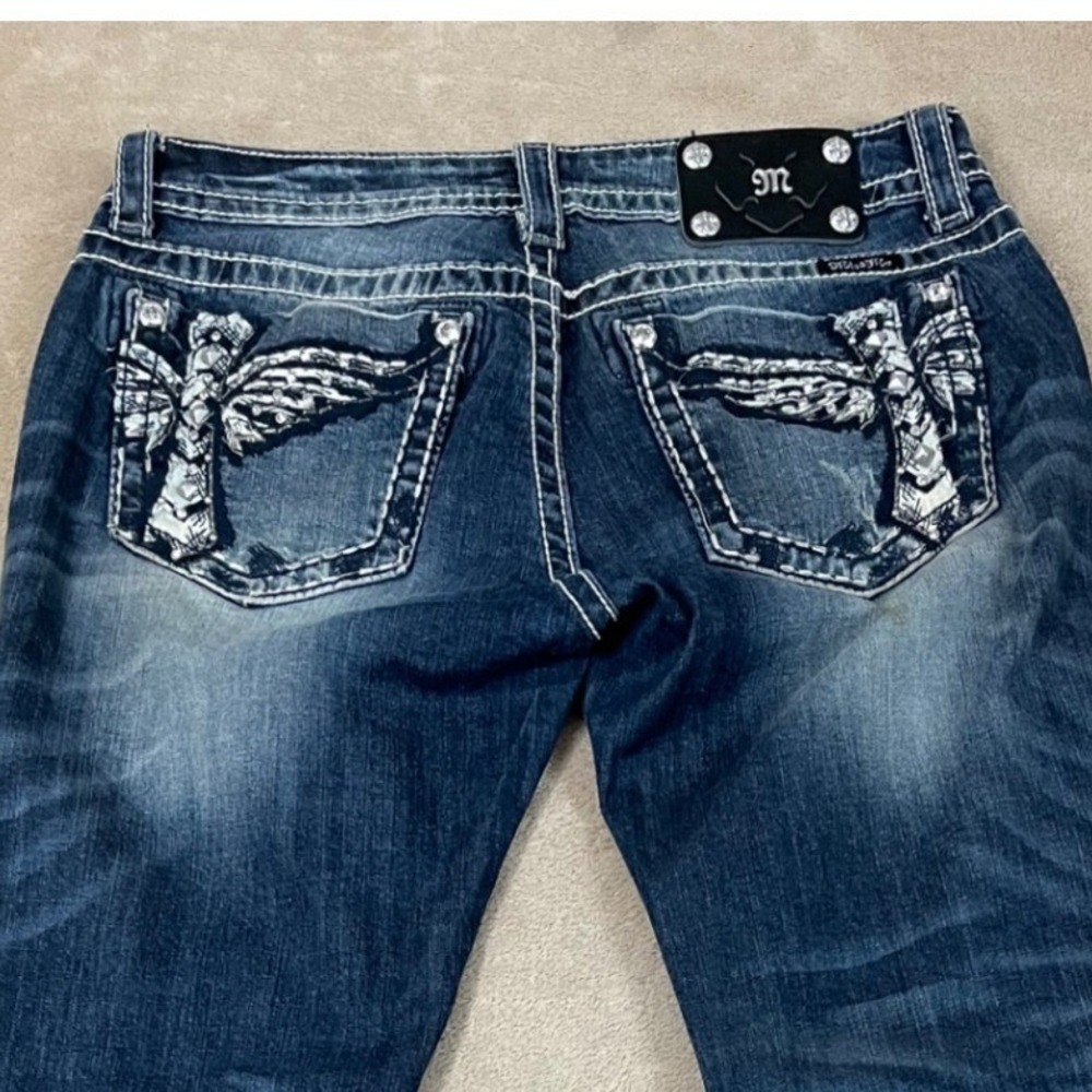 Miss Me Low Rise Signature Boot-cut Women's Size 29(32) Blue Denim Cotton stains